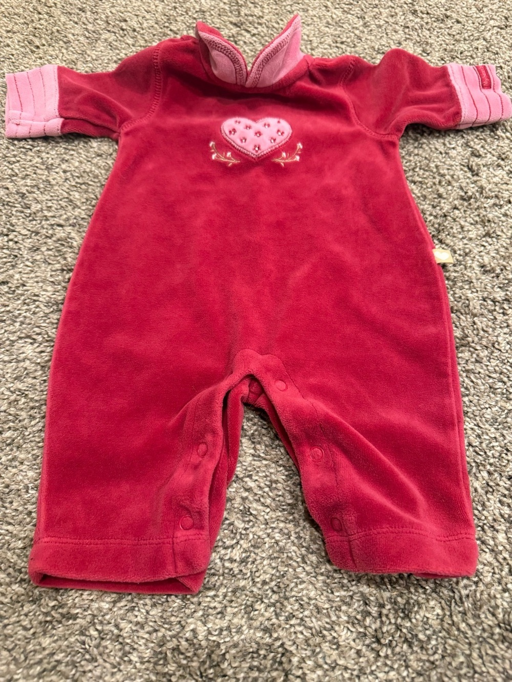Vintage Baby Carter's Heart belongs to Daddy Valentines 3 mo. one-piece velour